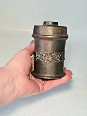 🌱 ancien Pot d'apothicaire, herboriste, pharmacie en fonte offert lab Pélaille  - Photo 1/4