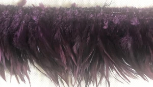Hackle de silla de montar con borde de pluma púrpura por cinco (5) yardas - Imagen 1 de 4