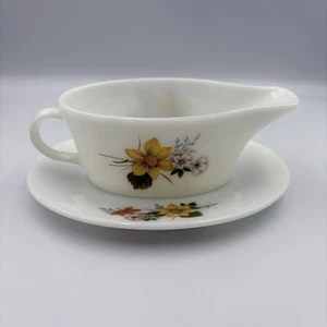 Vintage JAJ Pyrex Autumn Glory Pattern Gravy Boat and Stand Great Condition - Picture 1 of 12