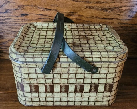 Vtg 50's Metal Tin Picnic Tan Brown Wood Woven Basket Look w/ Metal Handles Cover
