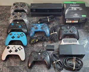 Microsoft Xbox One Accessory Lot - Picture 1 of 2