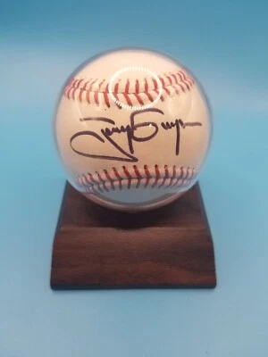 TONY GWYNN- San Diego Padres - Signed Autographed Baseball W/Case - "NM"  - Image 1 of 3