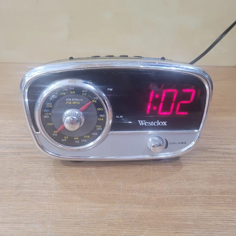 Westclox Retro Style Alarm Clock AM/FM Radio Model 80193 Tested Black Chrome Cover