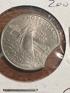 2001 RHODE ISLAND STATEHOOD QUARTER CLIPPED BU - Picture 1 of 6