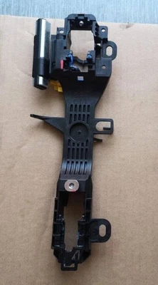 Base de manija de puerta delantera izquierda Toyota Highlander 2014-2019 OEM 69202-0E100 Foto 1 de 2