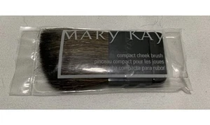 Mary Kay Compact Cheek Brush - Picture 1 of 1
