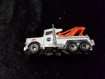 K-15 Matchbox Superfast Peterbilt Abschleppwagen weiss/blau "Police" - Bild 1 von 4