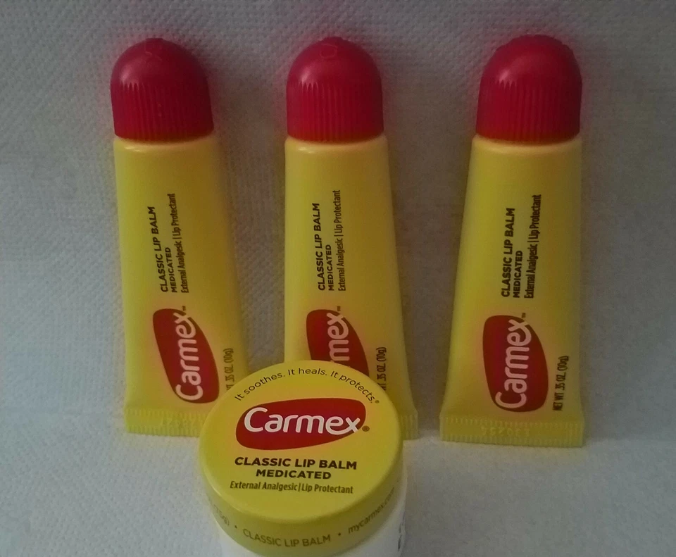Tubo de bálsamo labial clásico 4 Carmex medicado  Foto 1 de 1