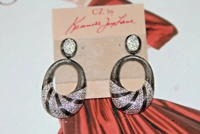  Pendientes colgantes Kenneth Jane Lane circonita cúbica enchapados en rodio negro cepillado CTTW #65 Foto 1 de 4