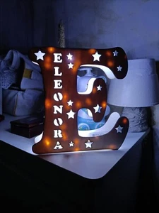lampada a led da tavolo a forma di lettere personalizzata - Foto 1 di 2