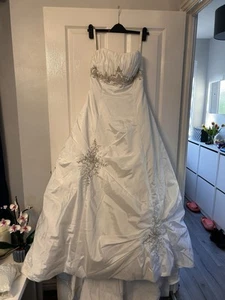 Forever Yours Wedding Dress - Picture 1 of 15