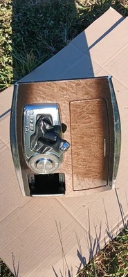 Infiniti QX56 2011-2013 consola central bisel de cambio con portavasos arranque USB  Foto 1 de 4