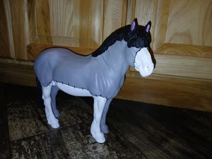 Caballo Theo Breyer personalizado  - Imagen 1 de 3