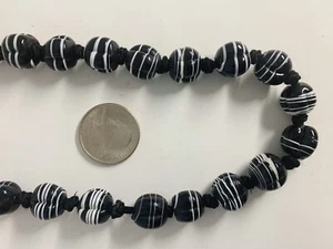 Schwarz-weiße Murano venezianische Rüschen Perlenkette - Bild 1 von 9