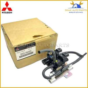 8657A065 Valvola Originale Mitsubishi, Solenoide Controllo Ruota Libera OEM L200 - Foto 1 di 3