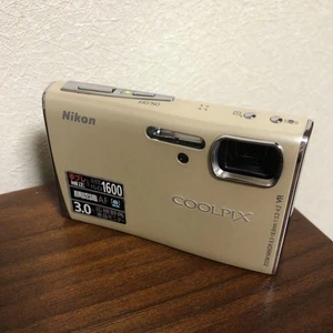 Nikon COOLPIX S50 Compact Digital Camera, 12MP, Includes Bag & Accessories, Used - Picture 1 of 12