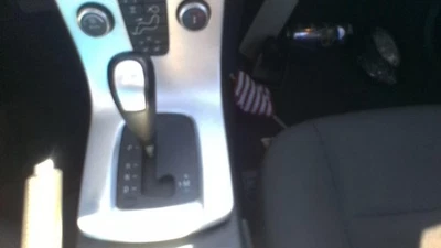 Conjunto de palanca de cambios de transmisión automática usado se adapta a: Volvo 30 SERIES Gra 2013 Foto 1 de 4