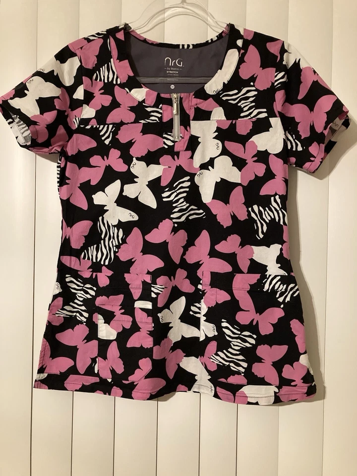 Blusa Médica NrG by Barco Elastizada Mariposa Colorida Manga Corta Talla Pequeña Mediana Foto 1 de 4