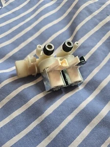 INDESIT IWC61651ECO (UK) Washing Machine Water Inlet Solenoid Valve - Picture 1 of 3