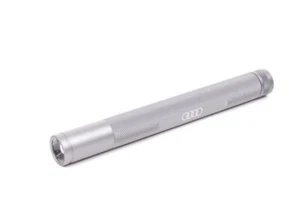 NUEVO GENUINO AUDI LED PEN TORCHLIGHT LINTERNA MARCADOR 8R0052001E - Picture 1 of 3