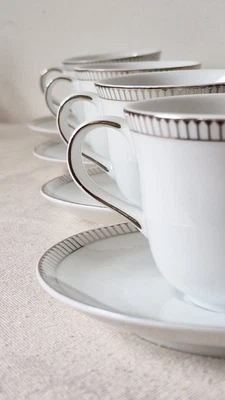 Royal Doulton paramount platinum 4 piece tea cup and saucers set immaculate  - Image 1 of 4