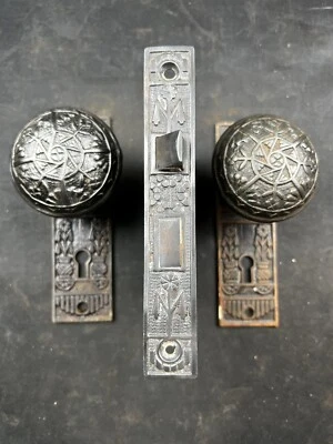 Penn Hardware Magnolia Pattern Door Knobs, Plates , Mortise Passage Set H-25010 - Image 1 of 4