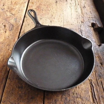 Antique GRISWOLD Cast Iron SKILLET Frying Pan # 6 LARGE SLANT LOGO - Ironspoon - Image 1 of 4