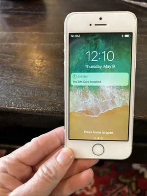 Apple iPhone 5s 32GB White/Silver Unlocked Smartphone A1533 ME309LL - Image 1 of 4