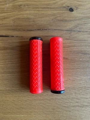 Cargador Lizard Skins Evo Fire Red LockOn Foto 1 de 3