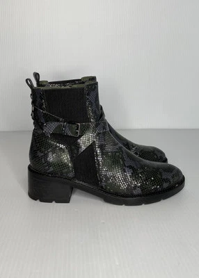Donald Pliner Savvy Combat Boots Women’s Size 9 Snakeskin Green Metallic Booties - Image 1 of 4