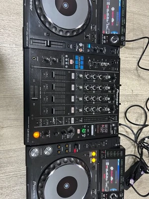 Pioneer Nexus Setup 2x Pioneer CDJ-2000(Multiplayer) 1x PioneerDJM-900 (Mixer) - Bild 1 von 4