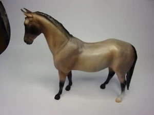 VINTAGE BREYER MOLDING CO STANDING EARS UP HORSE FIGURINE TOY 7'X8" W/LT WEAR - Picture 1 of 13