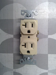 Cooper CR20V 20A 125V Commercial Grade Duplex Receptacle, Ivory *Free Shipping* - Picture 1 of 4