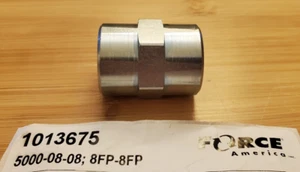 5000-08-08 NPT Female 1/2" to NPT Female 1/2" Tapered Straight Rigid Adapter - Picture 1 of 8