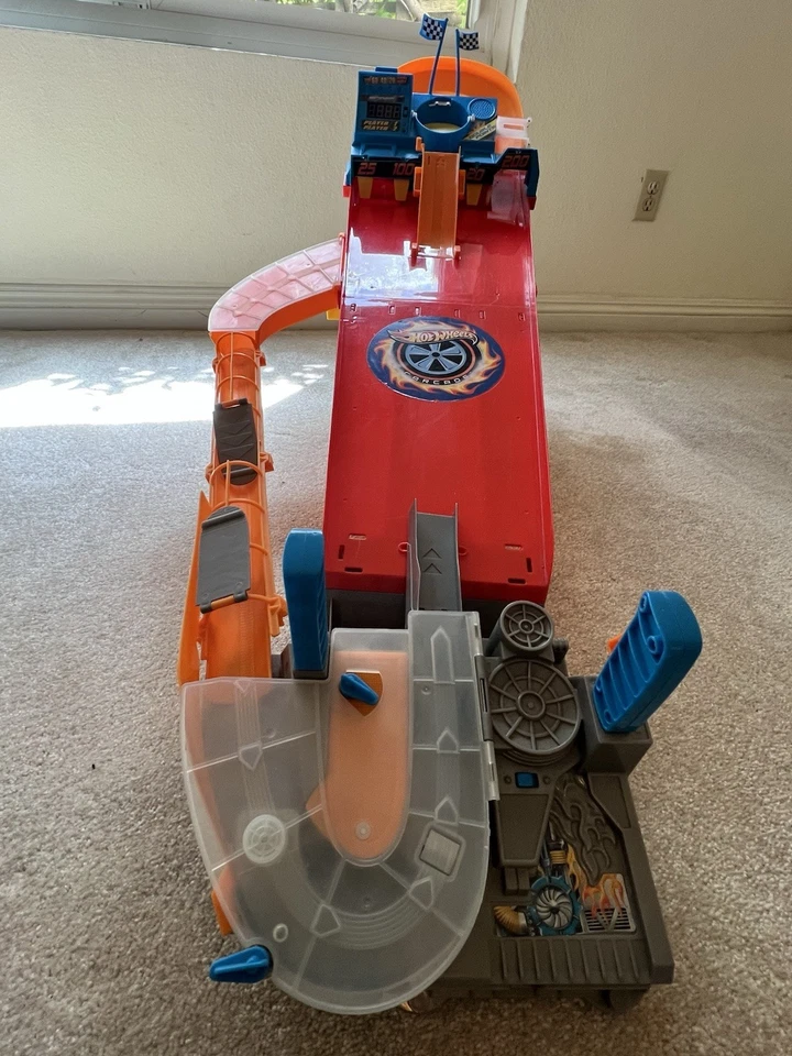 Lanzador de autos Hot Wheels Carcade 2013 estilo arcade juego Foto 1 de 4