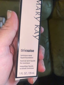 Mary Kay Luminous Wear Liquid Foundation. 1.0 Fl Oz, Beige 5 - Picture 1 of 3