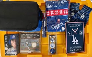 Lote de Mercancía de Béisbol de los Dodgers de Los Ángeles: Guantes Kershaw Moneda Bufanda Seager Figura - Imagen 1 de 15