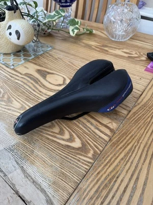 Anfang 2000er Specialized Body Geometry BG Mountainbike Sattel schwarz blau - Bild 1 von 4