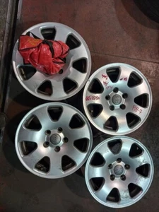 N.4 CERCHI LEGA AUDI A4 2004 5 FORI - 15" - 7J 15H2 ET39 P8-7 - Imagen 1 de 11