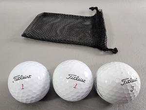 Palline da golf (Titleist lotto di 3) con piccola borsa a rete nera - Foto 1 di 5