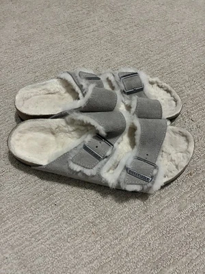 Birkenstock Arizona Sandals Fuzzy Shearling Suede Buckle Size 41 Womens 10 - Image 1 of 4