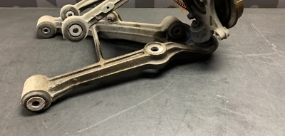 2003 CHEVROLET CORVETTE Z06 OEM DRIVER REAR CONTROL ARM KNEE HUB ASSY - Image 1 of 4