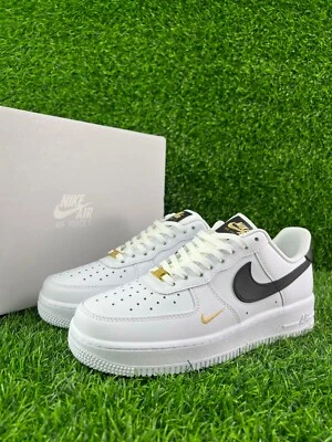 weiß schwarz gold Mini-Swoosh Nike CZ0270-102 Farbvariante - Bild 1 von 4