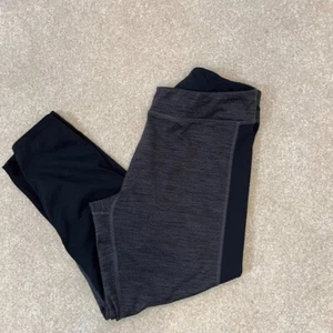 C9 by Champion Black & Gray Capri Leggings - Size M - Picture 1 of 5