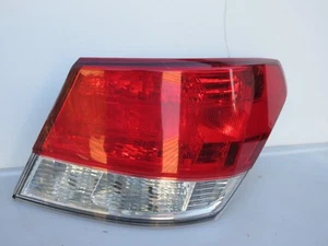 2010 2011 2012 Subaru Legacy Sedan Passenger Side OUTER Taillight - Bild 1 von 8