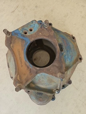 C5TA-6394-A 1969-71 Ford Mustang Shelby Torino Cougar 351 Campana 4 velocidades Fabricante de equipo original Foto 1 de 4