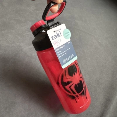 Zak! Botella de agua roja Spider-Man Marvel Miles Morales logotipo a prueba de fugas 25 OZ Foto 1 de 4