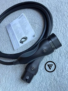 Genuine Mercedes-Benz 22kW Type 2 EV Charging Cable WARRANTY EQA EQB EQC EQE EQS - Picture 1 of 8