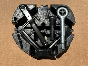 2018 2024 CHEVROLET EQUINOX, GMC TERRAIN JACK, SPARE WHEEL TOOLS - Picture 1 of 3