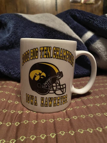 Iowa Hawkeyes Coffee Mug "2002 Big Ten Champions" Cover